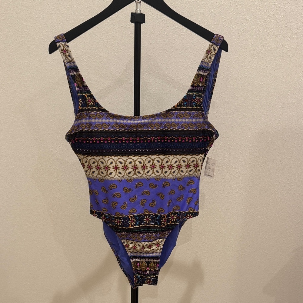 TiniBikini‎ White Tag with Purple Print Accent